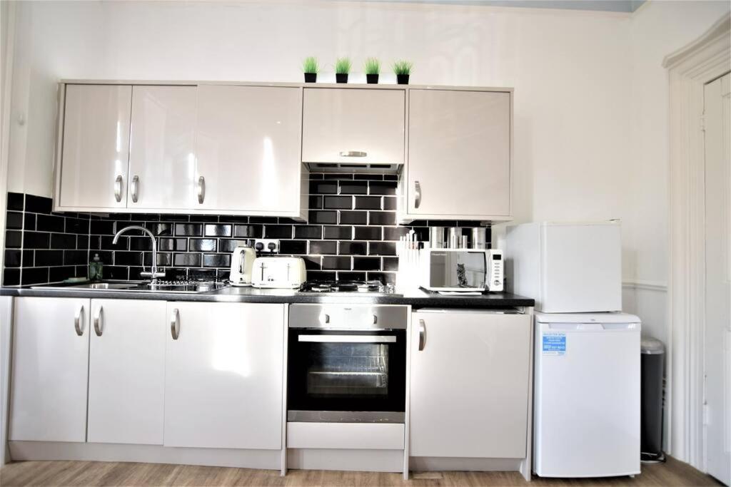 Flash Sales Offer - Any Week Day No Minimum Night Restrictions Central Hove 1 Bedroom Flat Bn38Bru02 Exterior photo